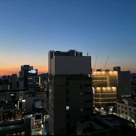 Feel At Home 동성로스타 비앤비 Тегу Екстериор снимка